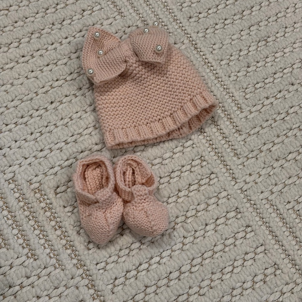 NWOT Laura Ashley Pink Knit Hat and Booties Set